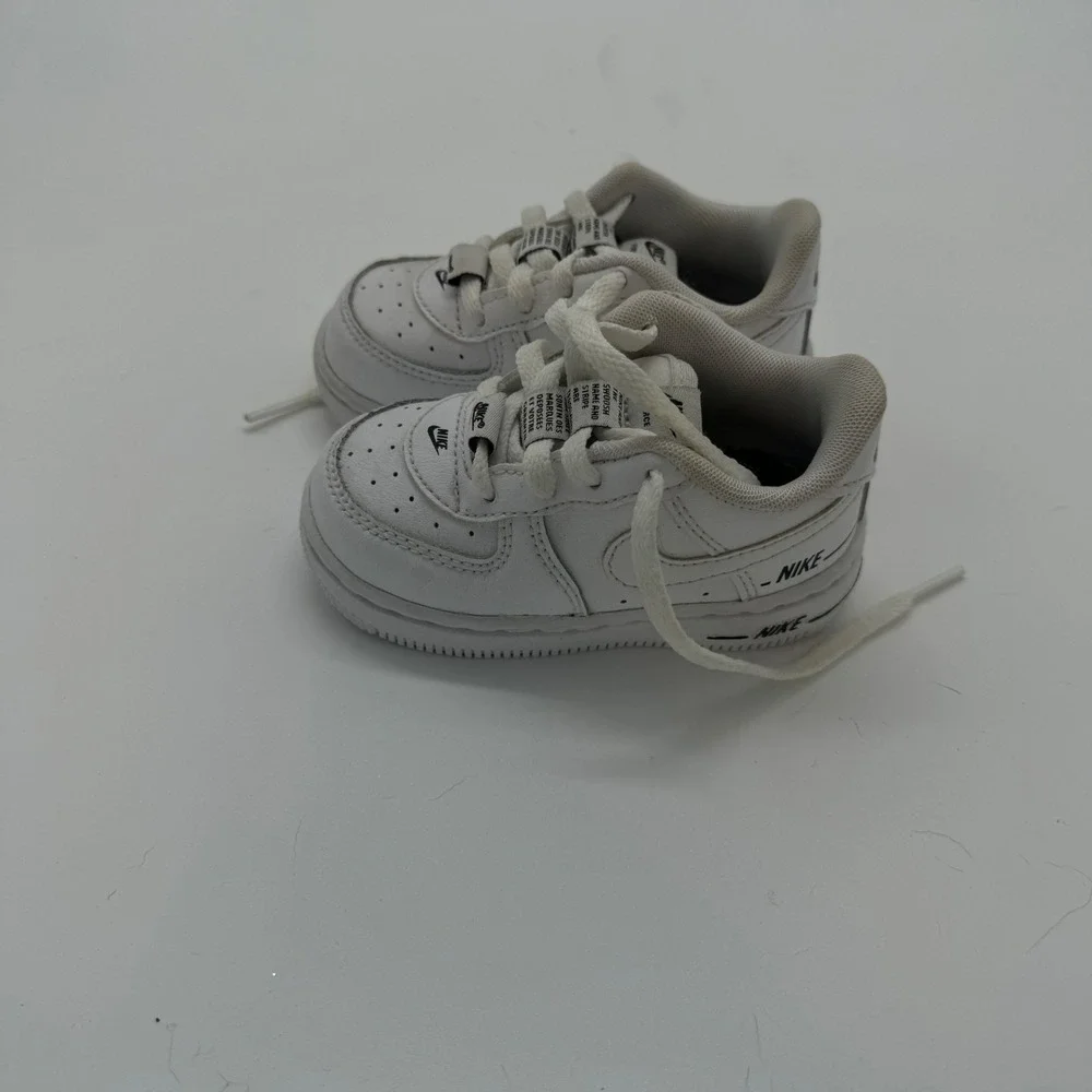 Nike Air Force One white unisex kids Athletics sneakers size 5C